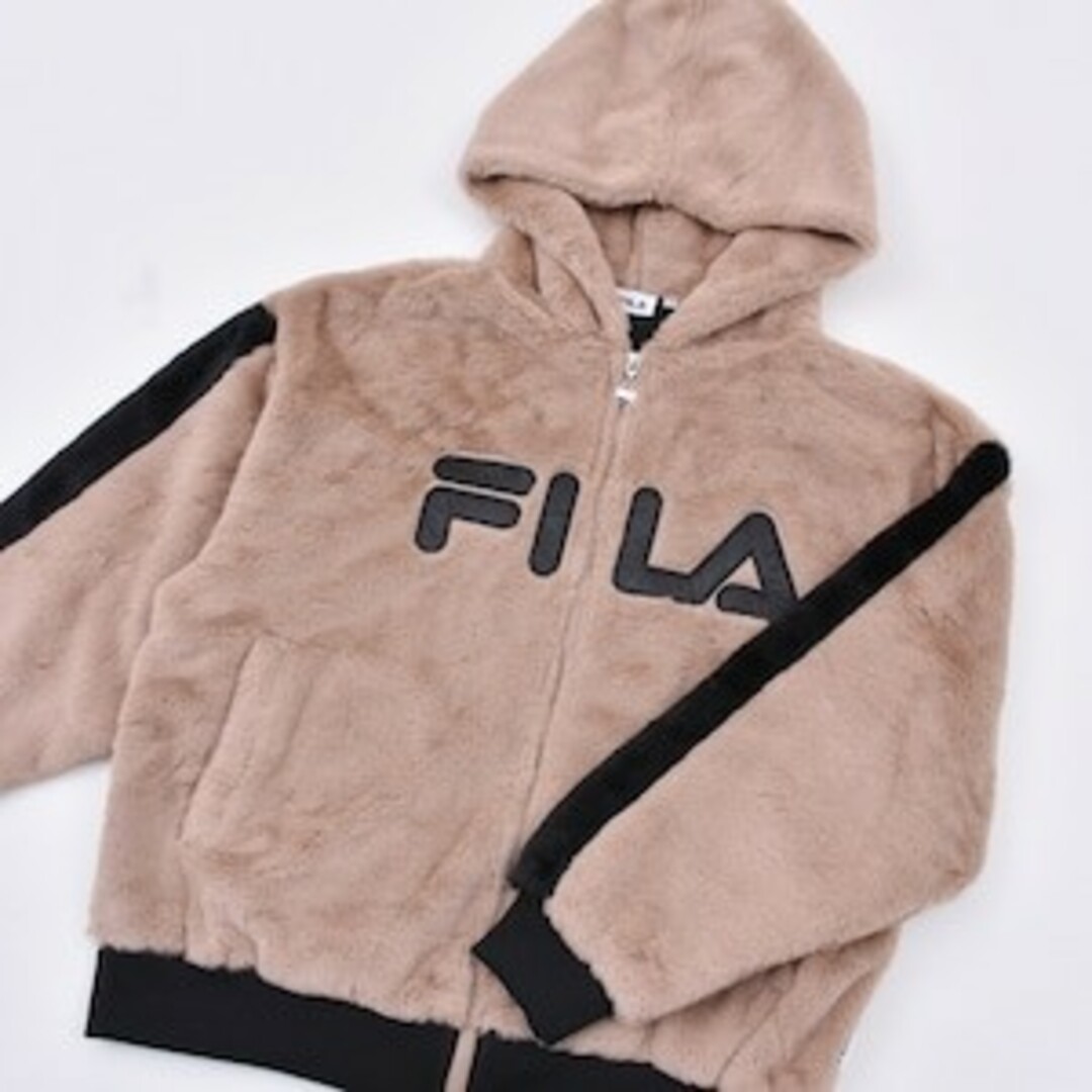 FILA(フィラ)の再値下げ　FILA フィラ　パーカー　ファー　フード付き　フードパーカー レディースのトップス(パーカー)の商品写真