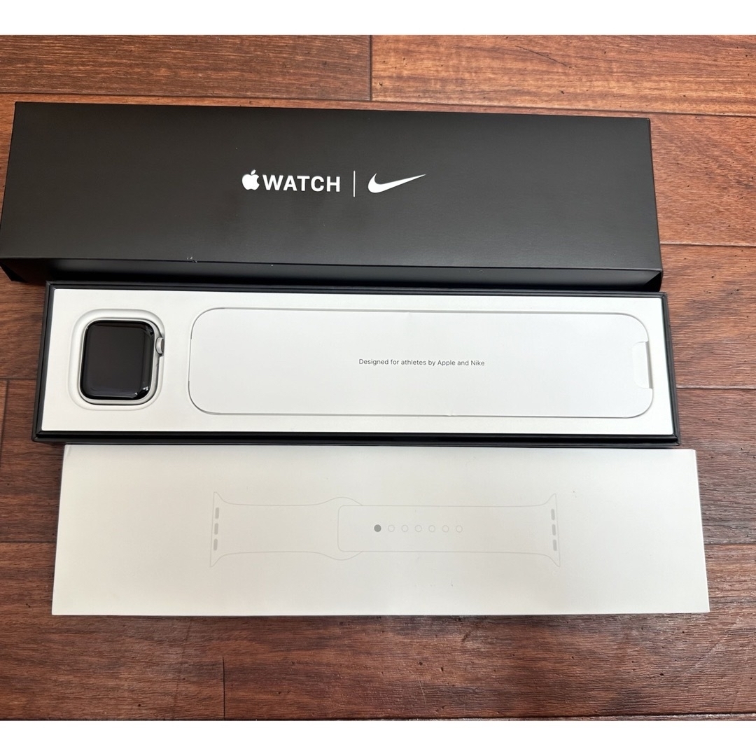 Apple Watch(アップルウォッチ)のApple Watch NIKE SE  40mm GPS+Cellular メンズの時計(腕時計(デジタル))の商品写真