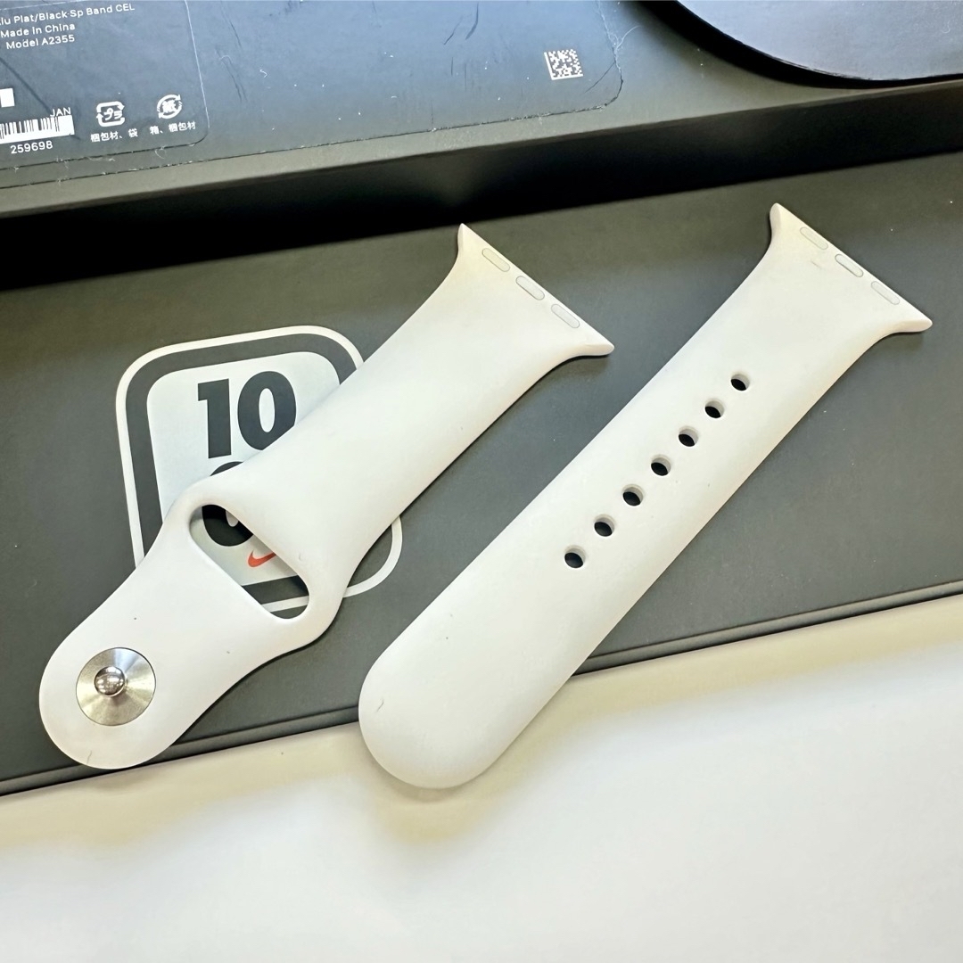 Apple Watch(アップルウォッチ)のApple Watch NIKE SE  40mm GPS+Cellular メンズの時計(腕時計(デジタル))の商品写真