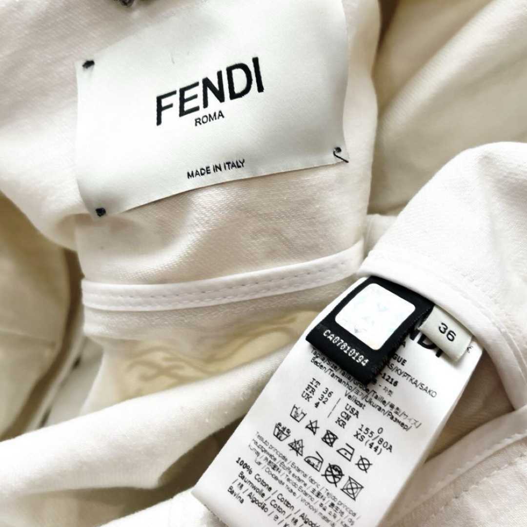 FENDI(フェンディ)の美品　FENDI フェンディ カリグラフィー　デニム　ジャケット　ブルゾン レディースのジャケット/アウター(Gジャン/デニムジャケット)の商品写真