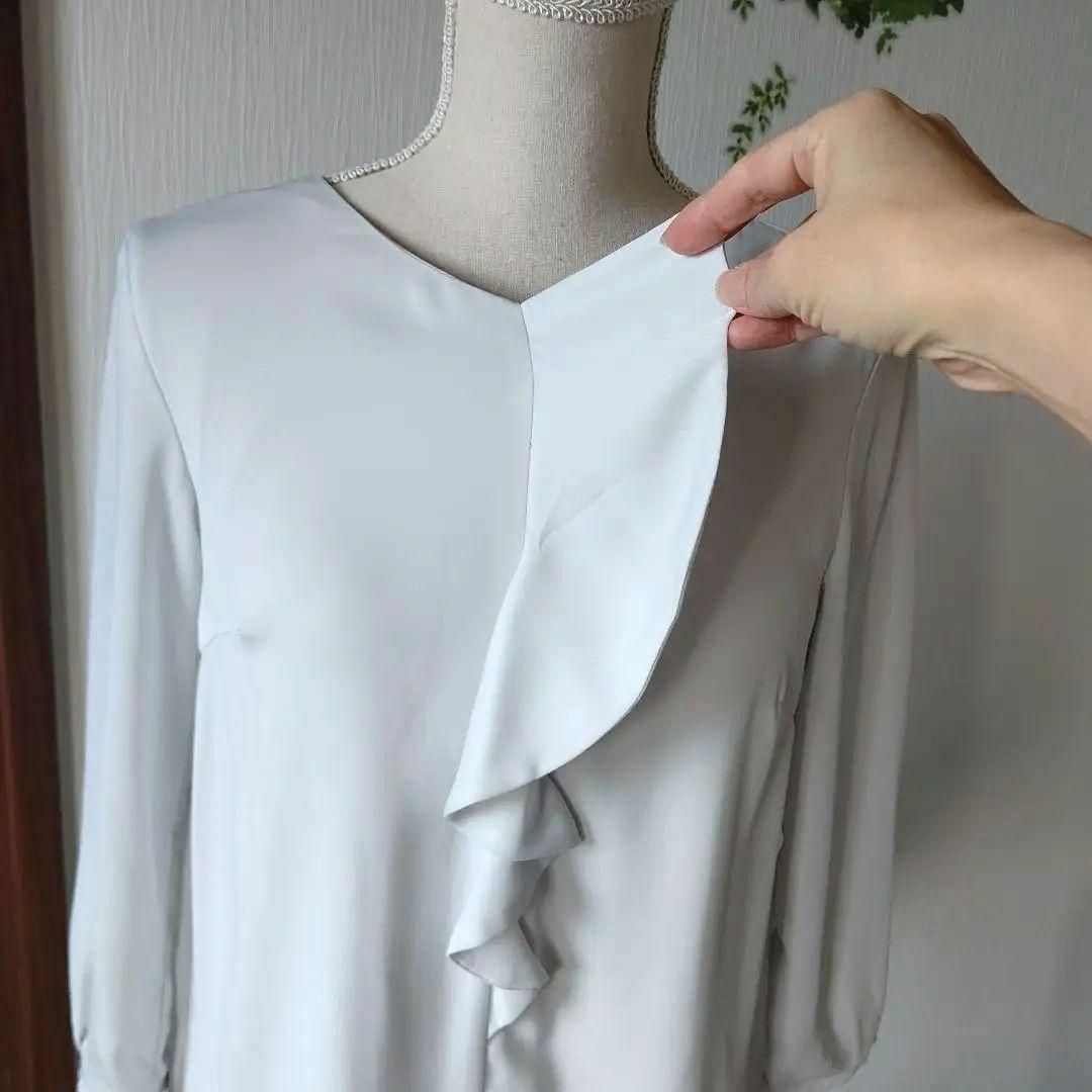no.6 ANCHOR WOMAN PERSON’S 淡いグレーのブラウス
