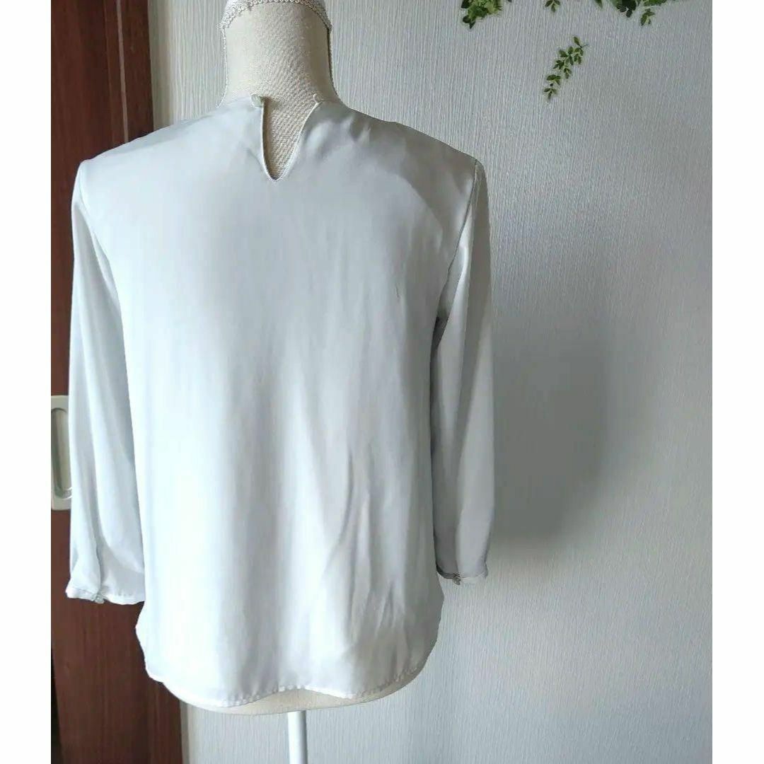 no.6 ANCHOR WOMAN PERSON’S 淡いグレーのブラウス