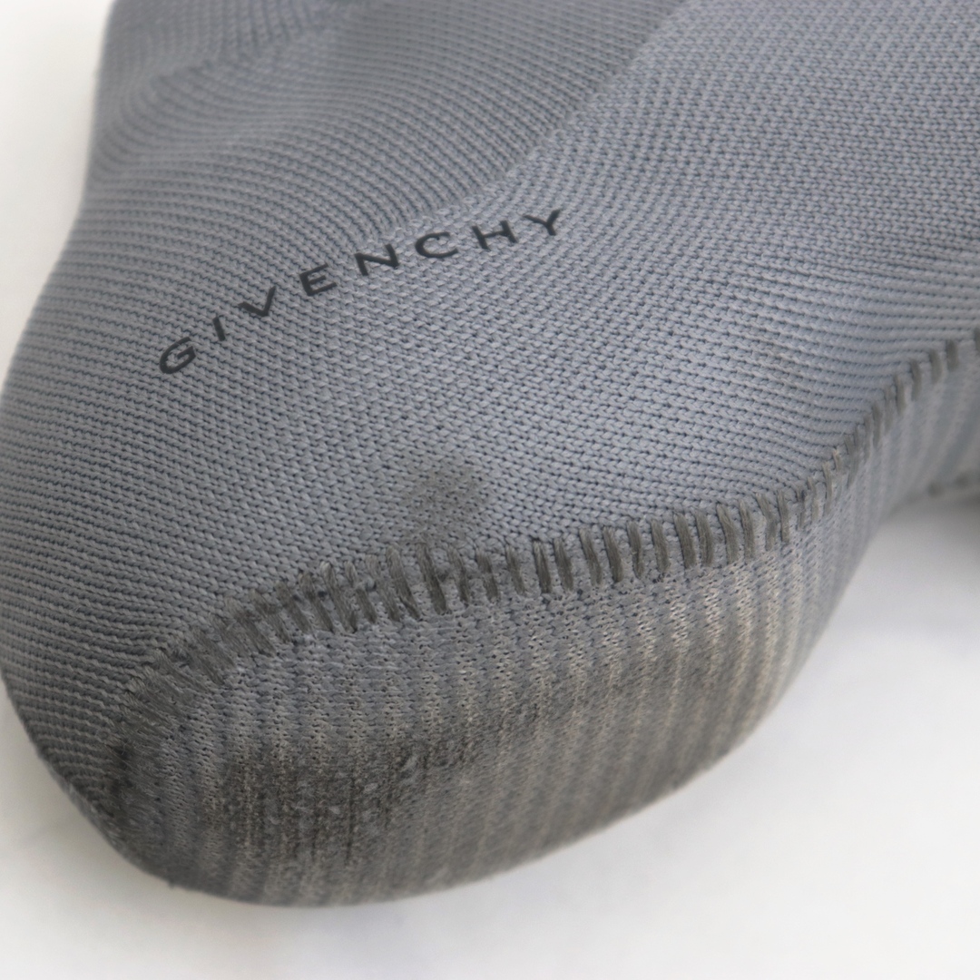 GIVENCHY(ジバンシィ)の美品 ジバンシィ 22年 TK-360 ニット ローカット スニーカー メンズ グラファイトグレー 41 ロゴプリント GIVENCHY メンズの靴/シューズ(スニーカー)の商品写真