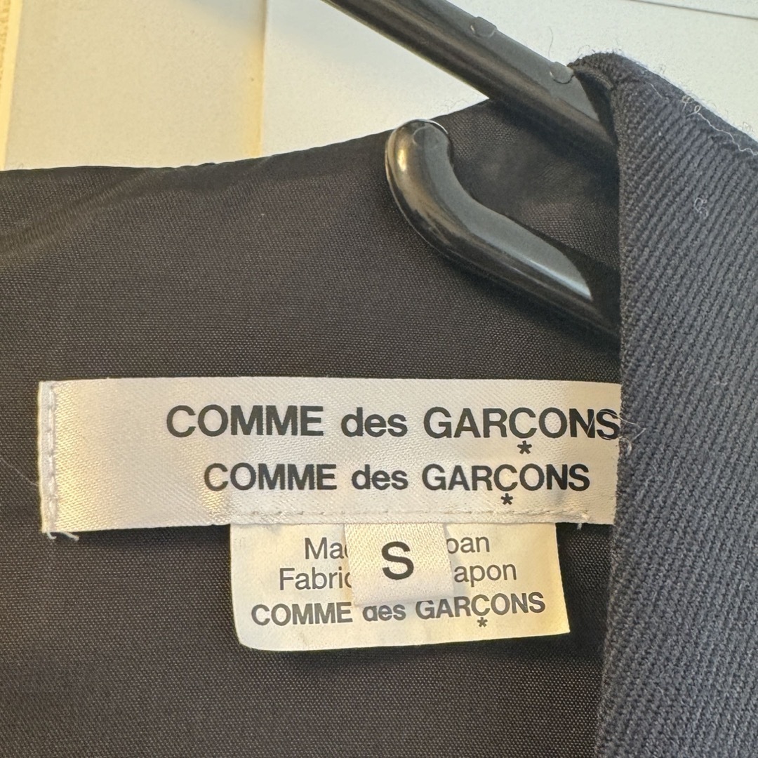 COMME des GARCONS(コムデギャルソン)の試着のみ　コムデギャルソン（コムコム）サイドスリットジャンパースカート　S レディースのスカート(ロングスカート)の商品写真