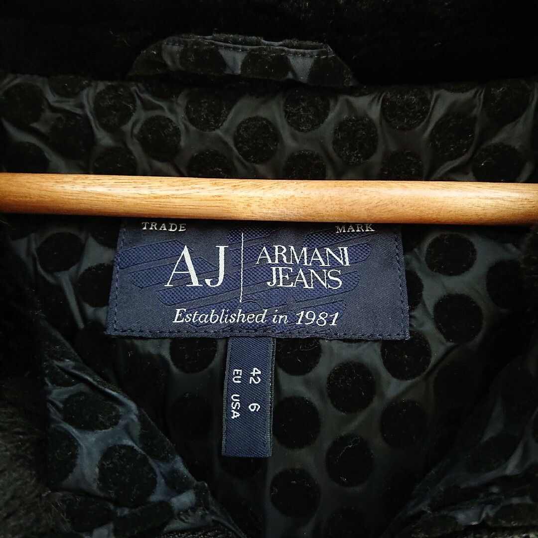 ARMANI JEANS(アルマーニジーンズ)のARMANI JEANS ドット柄 ダウンジャケット レディースのジャケット/アウター(ダウンジャケット)の商品写真