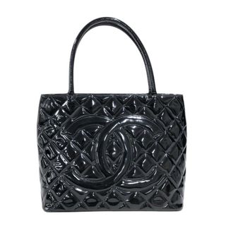 シャネル(CHANEL)の　シャネル CHANEL 復刻トート A01804 7番台 ブラック ゴールド金具 エナメル レディース ハンドバッグ(ハンドバッグ)