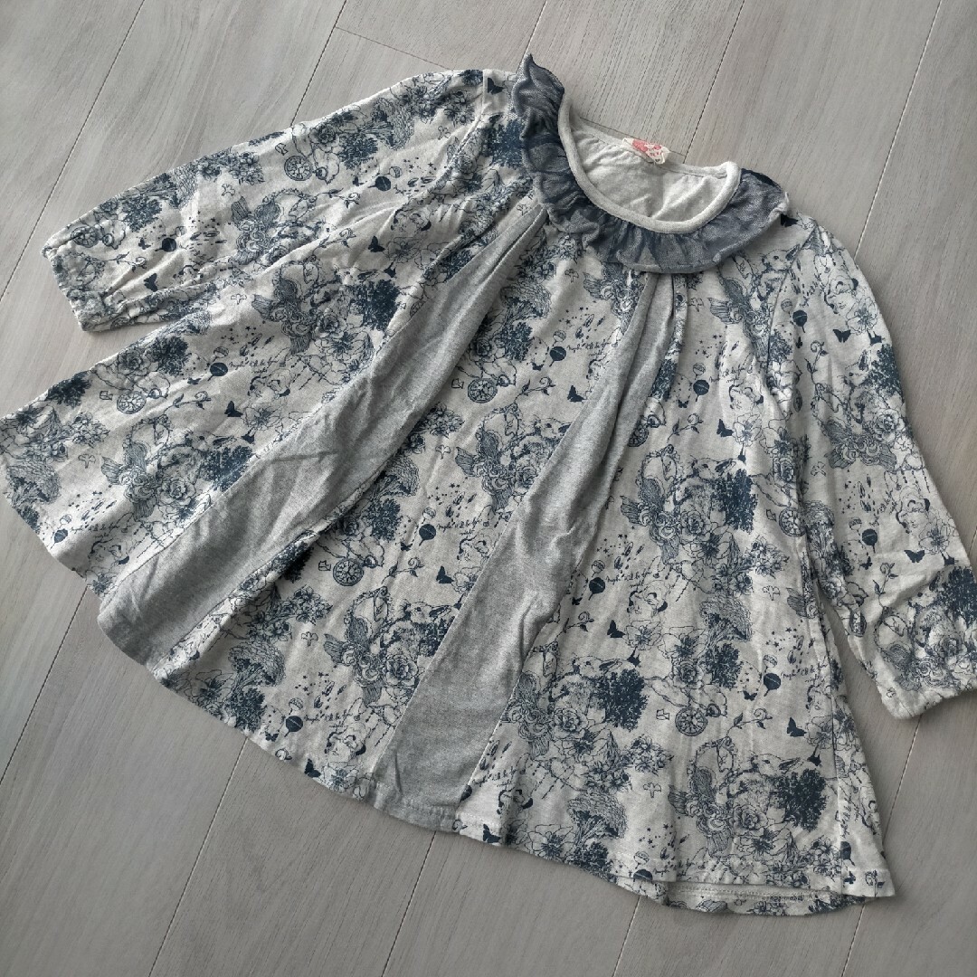 ScoLar(スカラー)のscolar 襟フリル うさぎ柄  チュニック ワンピース キッズ/ベビー/マタニティのキッズ服女の子用(90cm~)(ワンピース)の商品写真