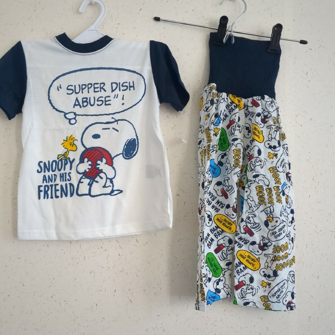 SNOOPY(スヌーピー)のスヌーピー100cmパジャマ３点セット キッズ/ベビー/マタニティのキッズ服男の子用(90cm~)(パジャマ)の商品写真