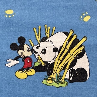 ディズニー(Disney)のディズニー⭐︎ビンテージ シーツ 生地 ミッキー レトロ レア 動物(生地/糸)
