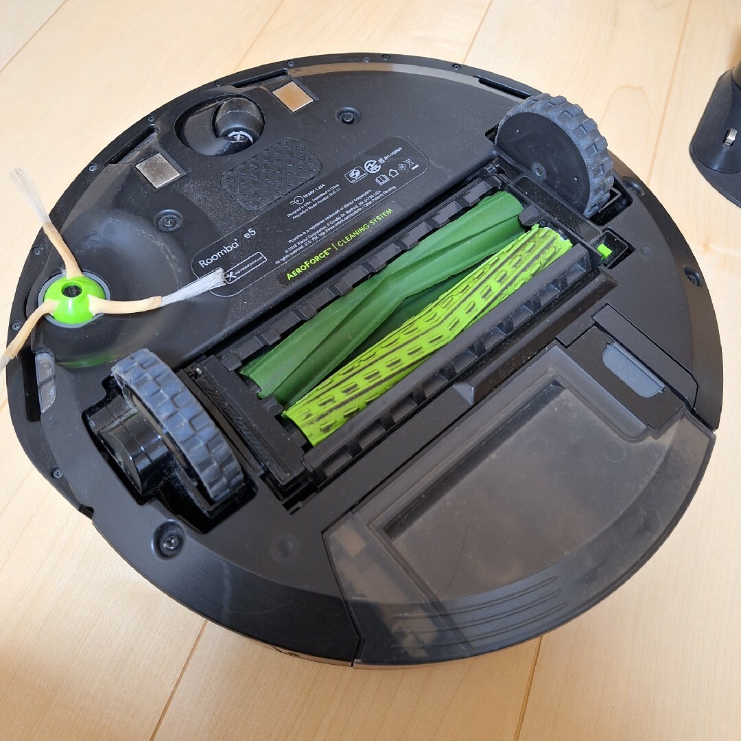 iRobot(アイロボット)のルンバ e5 掃除機 Roomba アイロボット iRobot ロボット掃除機 スマホ/家電/カメラの生活家電(掃除機)の商品写真