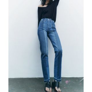 ザラ(ZARA)の【ZARA】コントラスト クロップド ストレート デニムパンツ(デニム/ジーンズ)