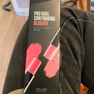 クリオ　チーク　pro dual controbing blusher