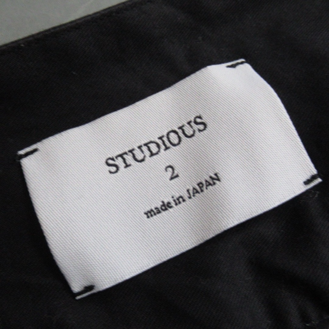 STUDIOUS(ステュディオス)のSTUDIOUS ジップアップ ブラック サテン ノーカラー シャツ ジャケット レディースのジャケット/アウター(ノーカラージャケット)の商品写真