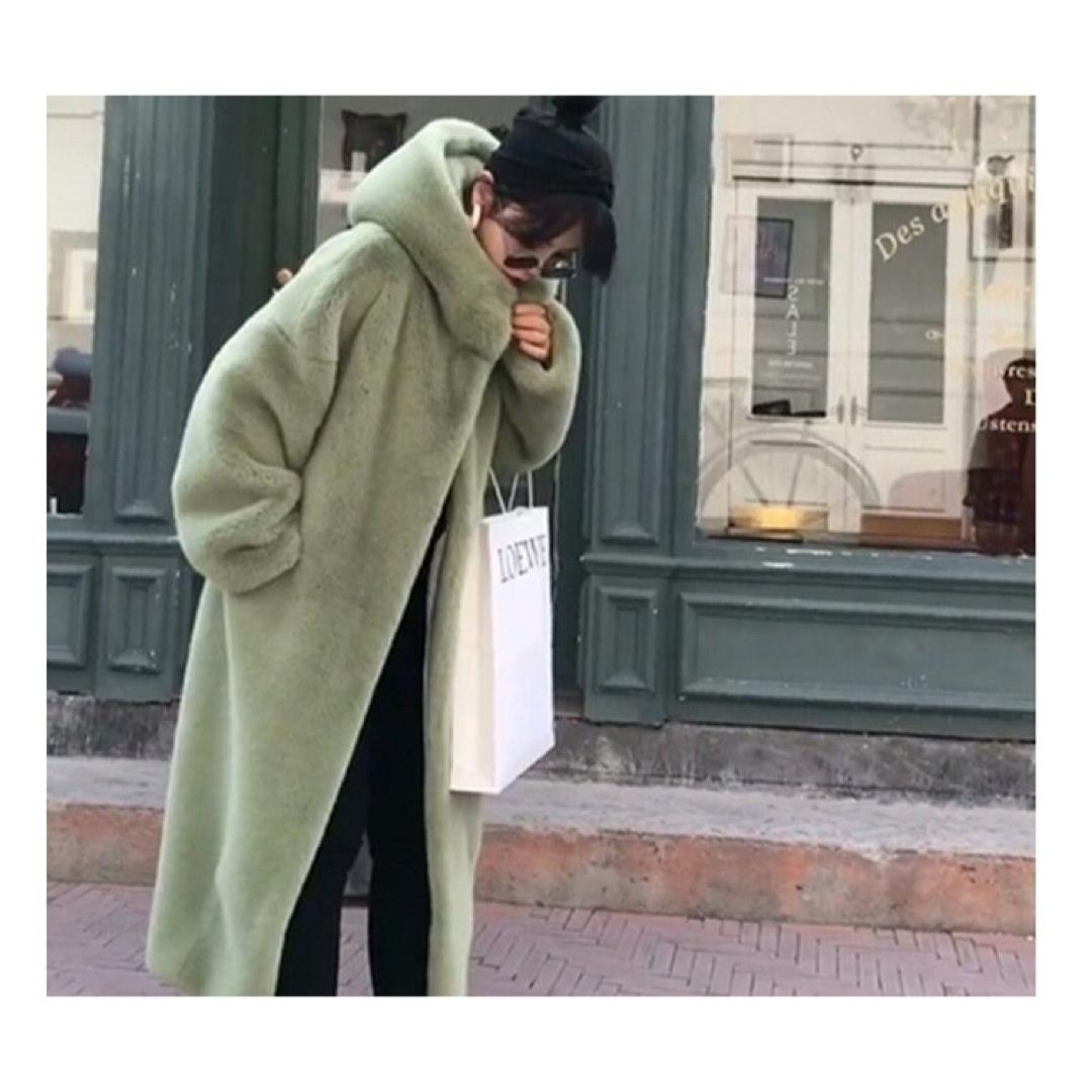韓国系　フェイクファーコート グリーン　Sサイズ　暖かい レディースのジャケット/アウター(ロングコート)の商品写真