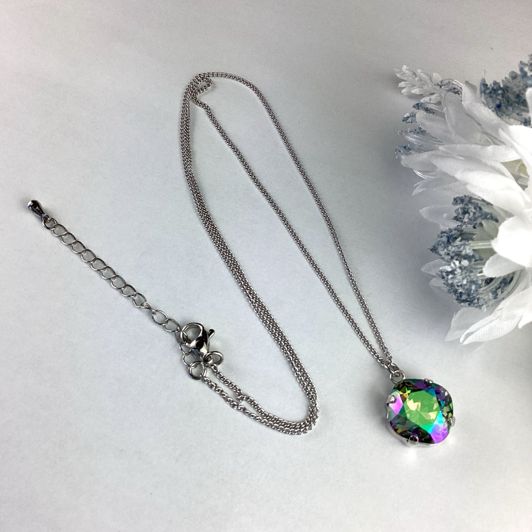 Swarovski 12mmスクエアストーンペンダント〜パラダイスシャイン ハンドメイドのアクセサリー(ネックレス)の商品写真