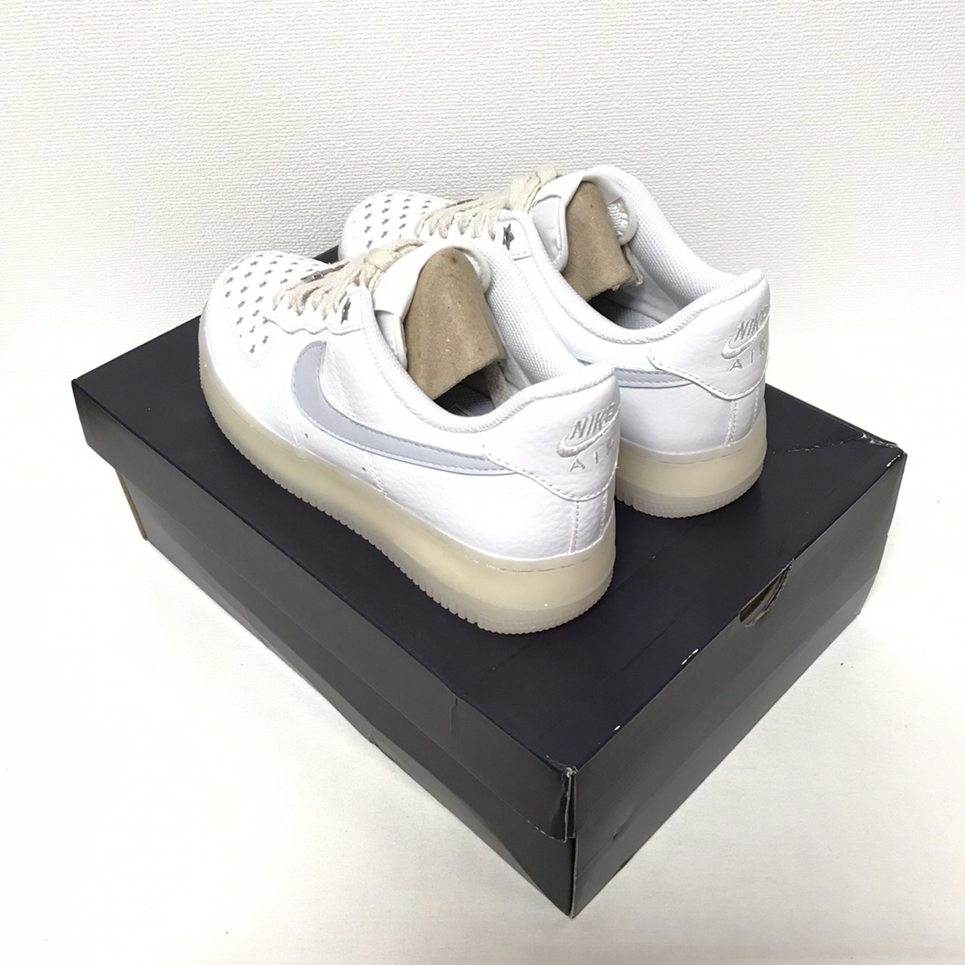 NIKE(ナイキ)の海外限定《新品》NIKE WMNS AIR FORCE 1 LOW 星 ホワイト レディースの靴/シューズ(スニーカー)の商品写真