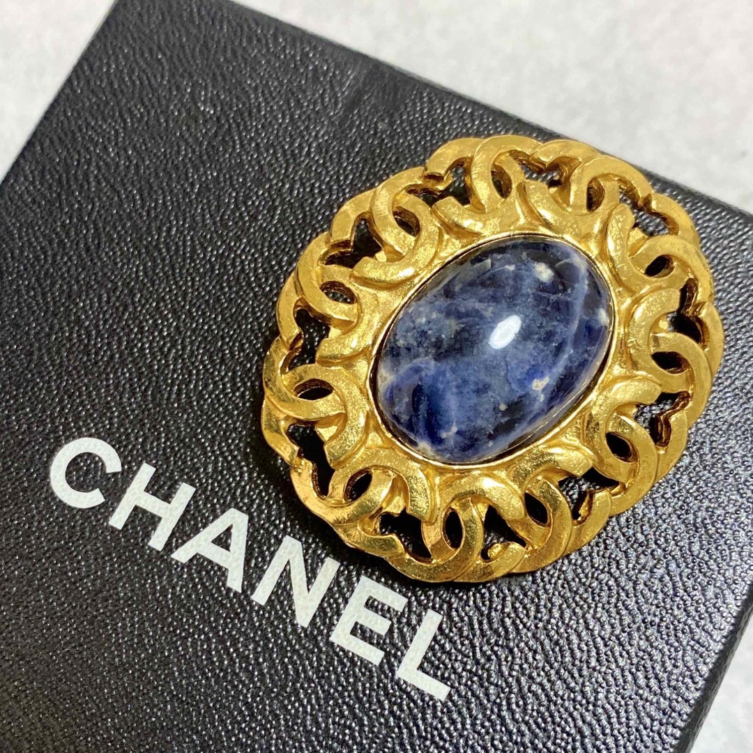 レディースCHANEL vintage カラーストーンブローチ　ココマーク