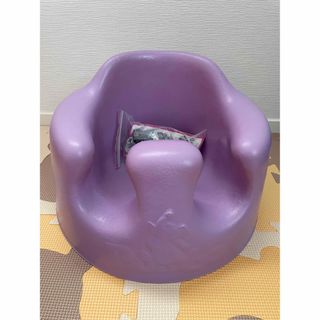 バンボ(Bumbo)のバンボ　Bumbo 紫色　パープル　未開封ベルト付き ベビーチェア(その他)