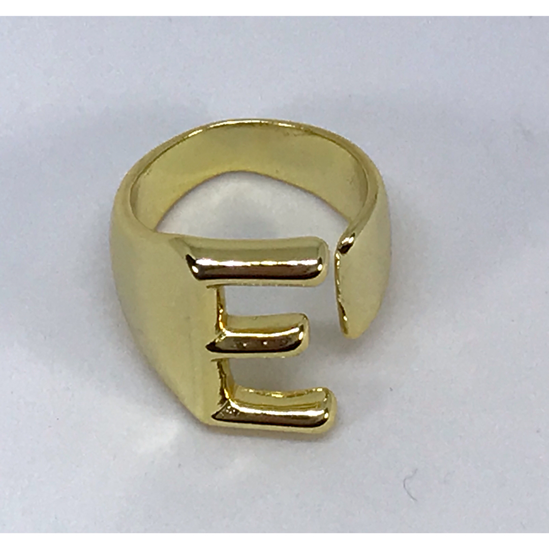 アルファベットE イニシャルリング レディースのアクセサリー(リング(指輪))の商品写真
