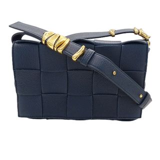 ボッテガヴェネタ(Bottega Veneta)のボッテガ・ヴェネタ BOTTEGAVENETA バッグ レディース メンズ ブランド ショルダーバッグ クロスボディバッグ カーフスキン カセット イントレチャート ネイビー ゴールド金具 666870 斜め掛け【中古】(ショルダーバッグ)