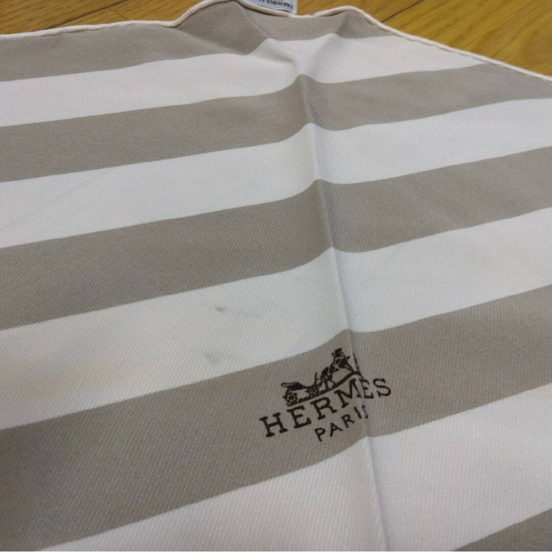 Hermes(エルメス)のHERMES エルメス 三角 ひし形 スカーフ ロザンジュ シルク ボーダー レディースのファッション小物(バンダナ/スカーフ)の商品写真