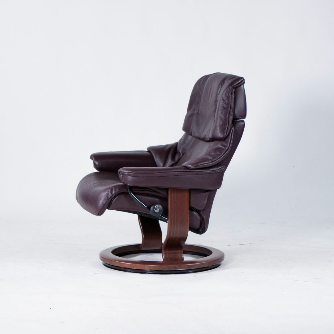 エコーネス リクライニングチェア＆オットマン Ekornes Stressless ストレスレスチェア Reno Mサイズ ボルドー ハイバック 本革 レザー 北欧デザイン ノルウェー インテリア/住まい/日用品のソファ/ソファベッド(一人掛けソファ)の商品写真