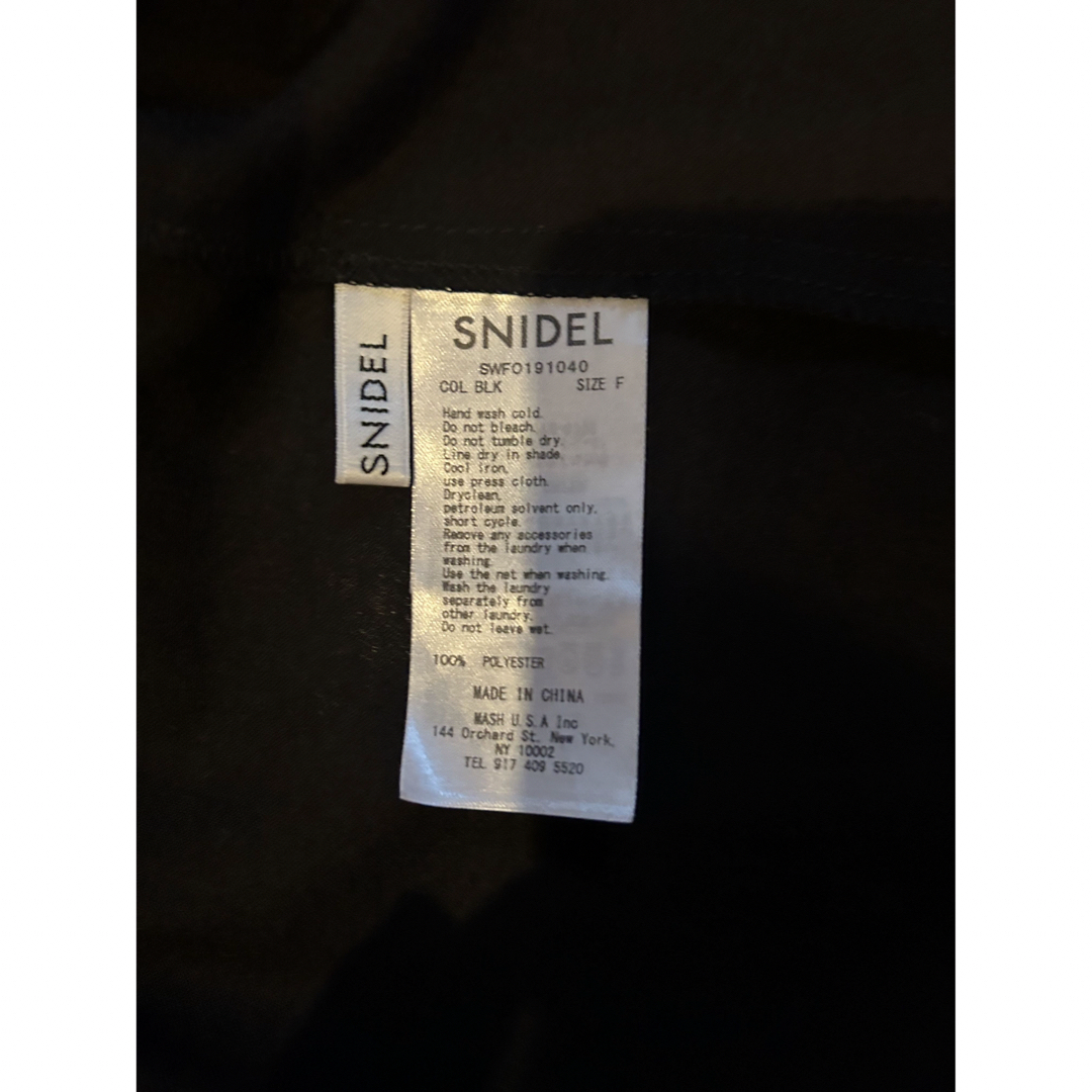 SNIDEL(スナイデル)のSNIDEL タッセルティアードワンピース　黒 レディースのワンピース(ひざ丈ワンピース)の商品写真