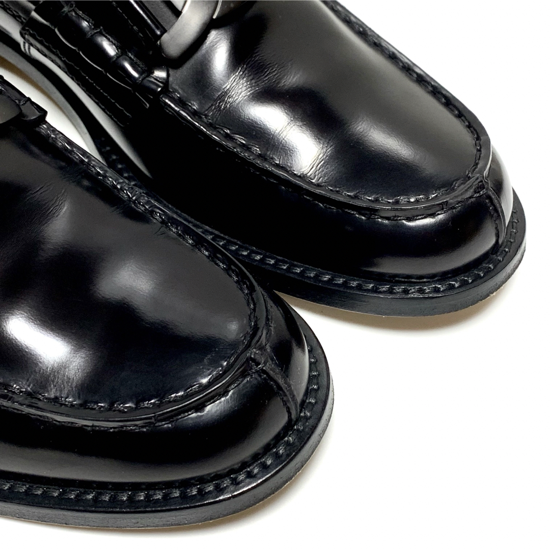 TOD'S(トッズ)の☆良品 トッズ ケイト メタルチェーン レザー ローファー 黒 イタリア製 革靴 メンズの靴/シューズ(ドレス/ビジネス)の商品写真