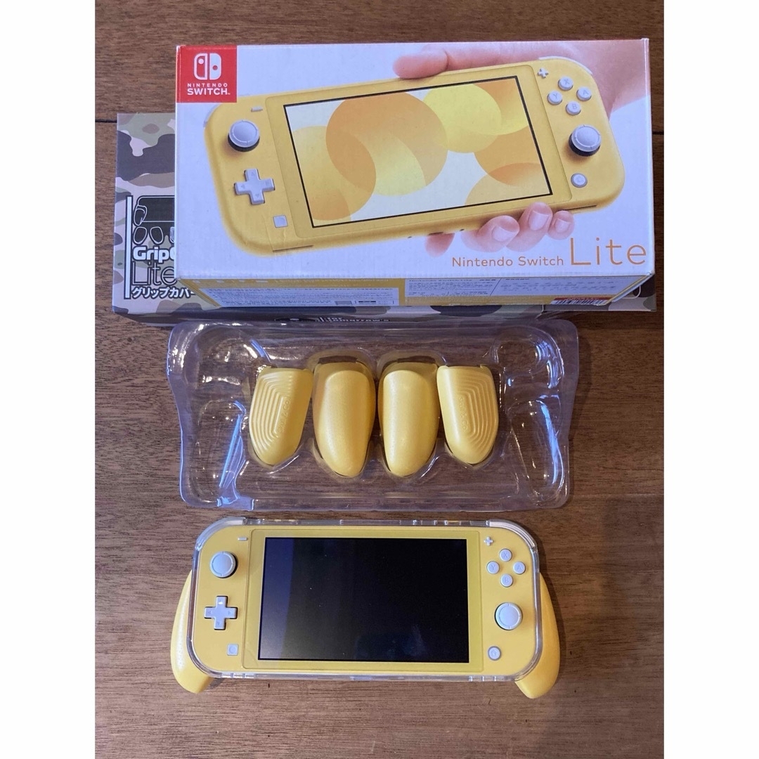 Nintendo Switch(ニンテンドースイッチ)のNintendo Switch lite 本体&保護カバー エンタメ/ホビーのゲームソフト/ゲーム機本体(携帯用ゲーム機本体)の商品写真