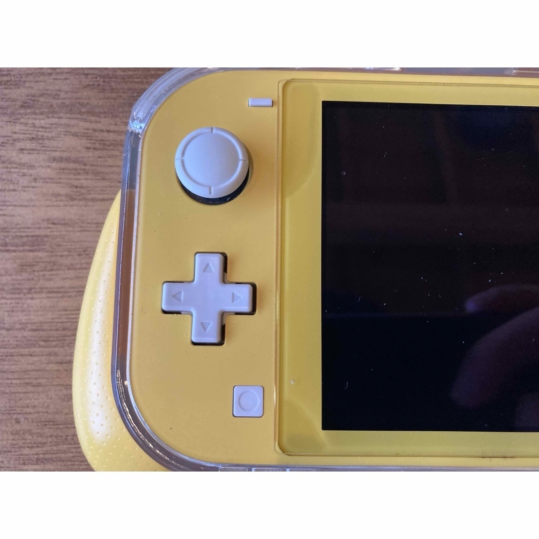 Nintendo Switch(ニンテンドースイッチ)のNintendo Switch lite 本体&保護カバー エンタメ/ホビーのゲームソフト/ゲーム機本体(携帯用ゲーム機本体)の商品写真