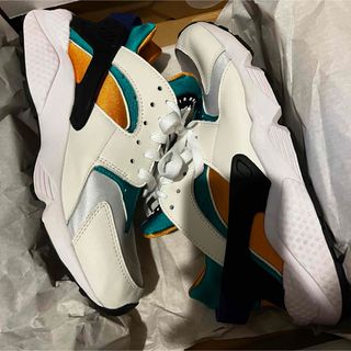 ナイキ(NIKE)のNIKEエアハラチ AIR HUARACHEナイキジャパン正規品(スニーカー)