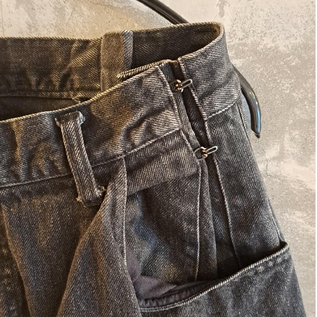 stein(シュタイン)のSTEIN EX WIDE HOOCKED DENIM JEANS メンズのパンツ(デニム/ジーンズ)の商品写真