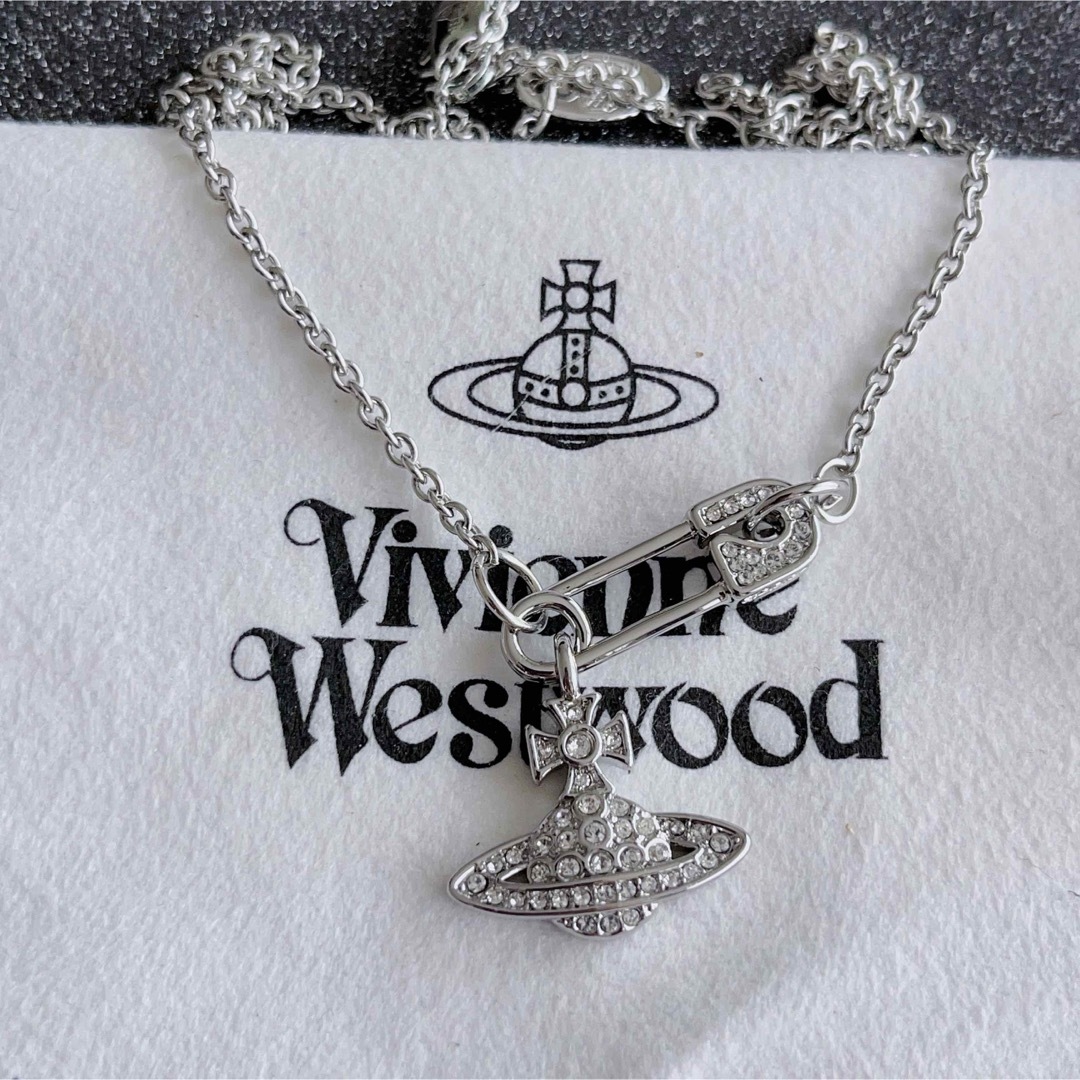 Vivienne Westwood(ヴィヴィアンウエストウッド)のヴィヴィアンウエストウッド　安全ビンネックレス レディースのアクセサリー(ネックレス)の商品写真