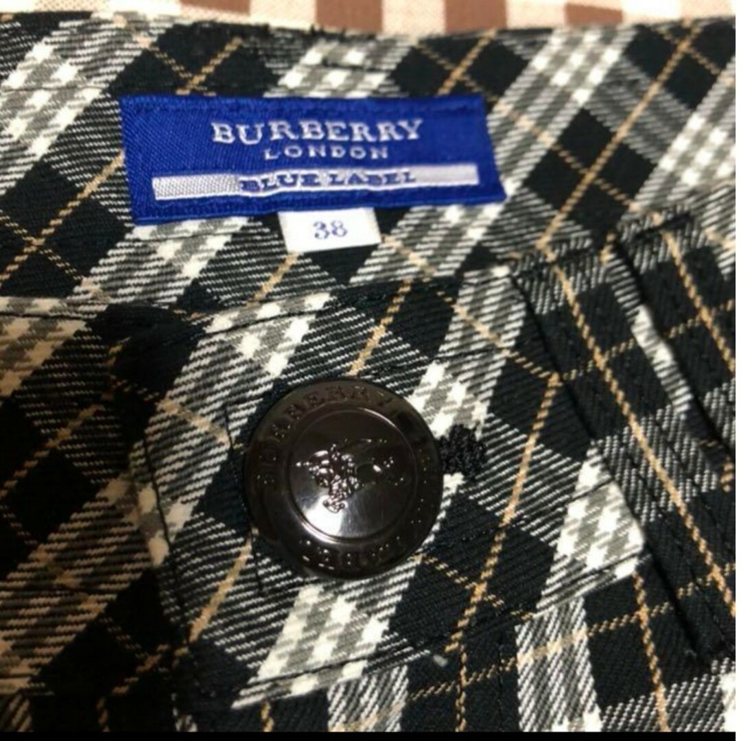 BURBERRY BLUE LABEL(バーバリーブルーレーベル)のバーバリー ショートパンツ レディースのパンツ(ショートパンツ)の商品写真