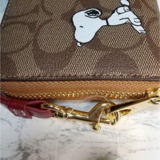 COACH - 新品 COACH 長財布 スヌーピー ラウンドファスナー 小銭入れ有 COACH - 新品 COACH 長財布 スヌーピー ラウンドファスナー 小銭入れ有