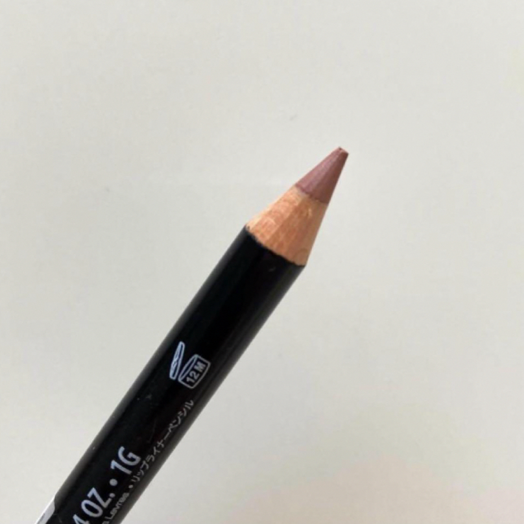 NYX(エヌワイエックス)の新品未使用NYX★ベージュ系リップペンシル コスメ/美容のベースメイク/化粧品(リップライナー)の商品写真