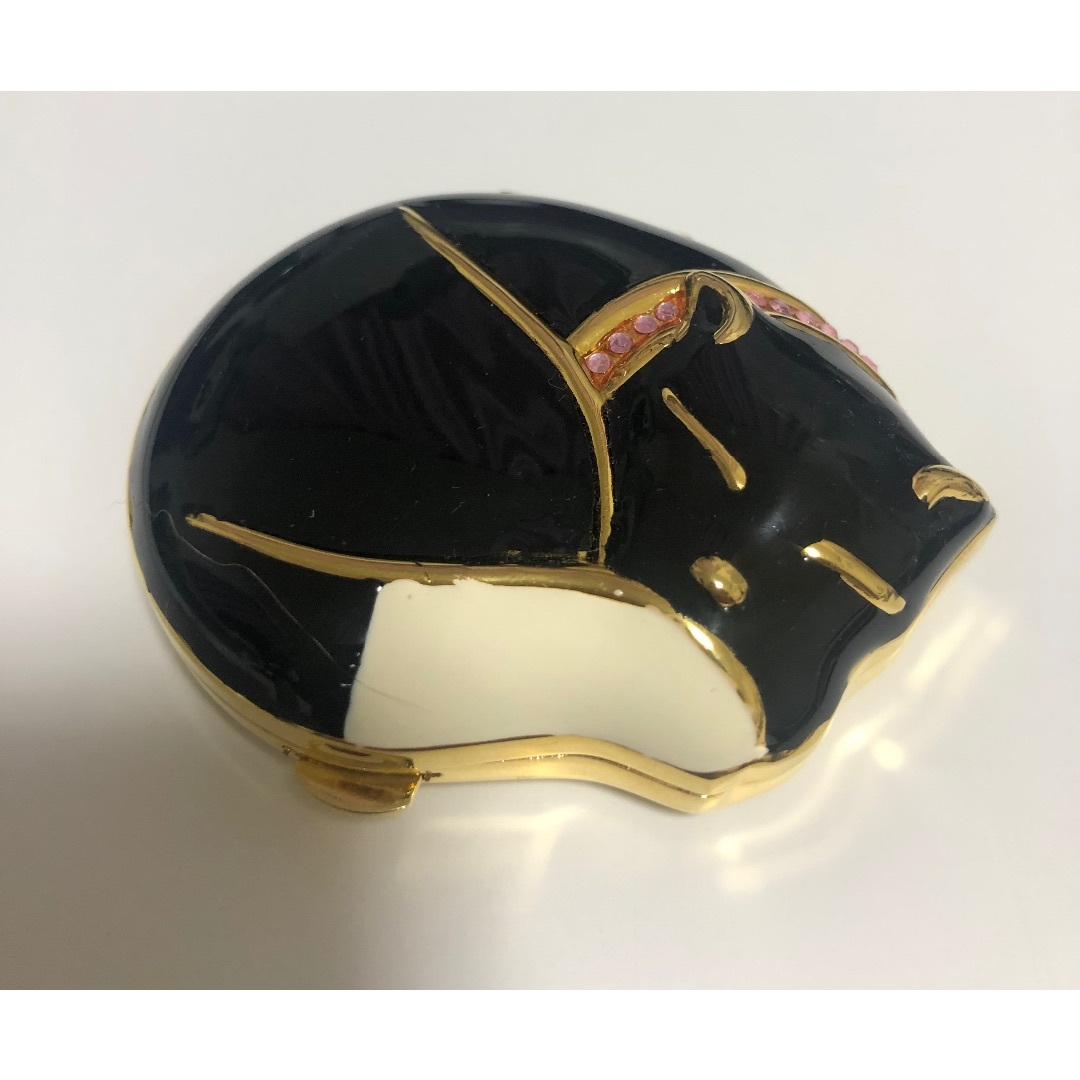 Estee Lauder(エスティローダー)の新品・未使用【Estee Lauder】プレストパウダーコンパクト(黒猫) コスメ/美容のベースメイク/化粧品(フェイスパウダー)の商品写真