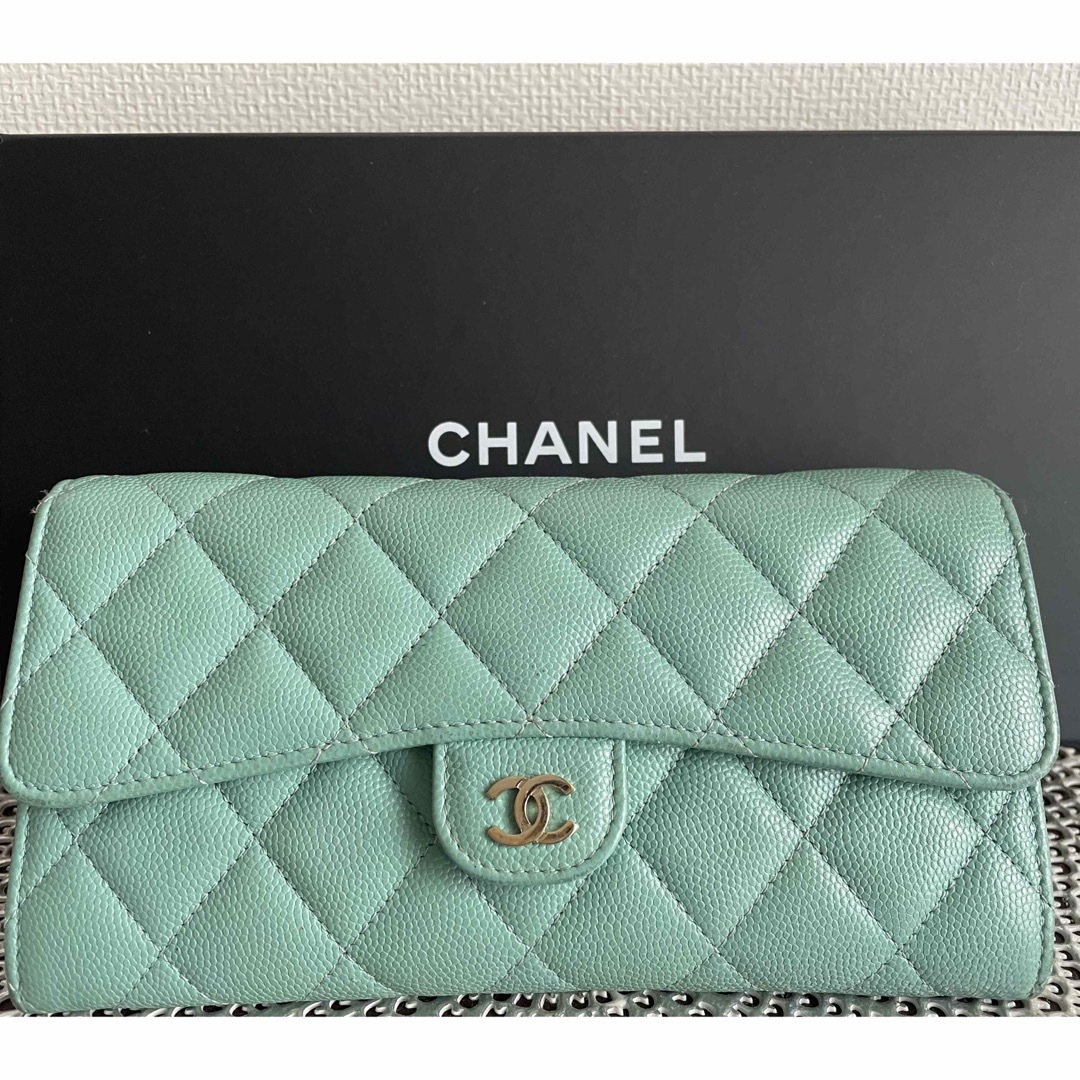 CHANEL(シャネル)のCHANEL 長財布 希少カラー レディースのファッション小物(財布)の商品写真