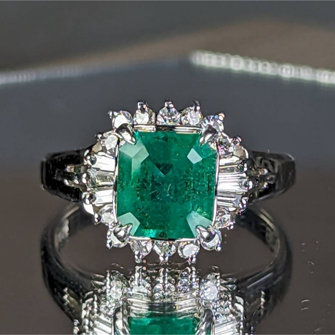 Pt900 エメラルド1.43ct メレ0.28ct リング レディースのアクセサリー(リング(指輪))の商品写真