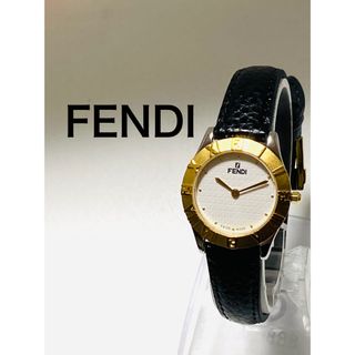 レディース319 FENDI フェンディ時計　レディース腕時計　箱付き　ホワイト　シルバ