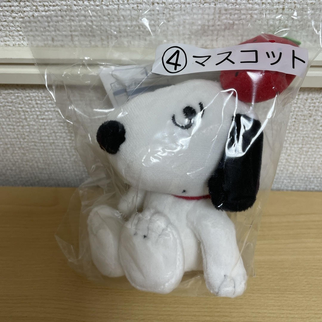 SNOOPY(スヌーピー)のスヌーピー1番くじ　④マスコット⑥アクリルコースター　2セット エンタメ/ホビーのおもちゃ/ぬいぐるみ(キャラクターグッズ)の商品写真