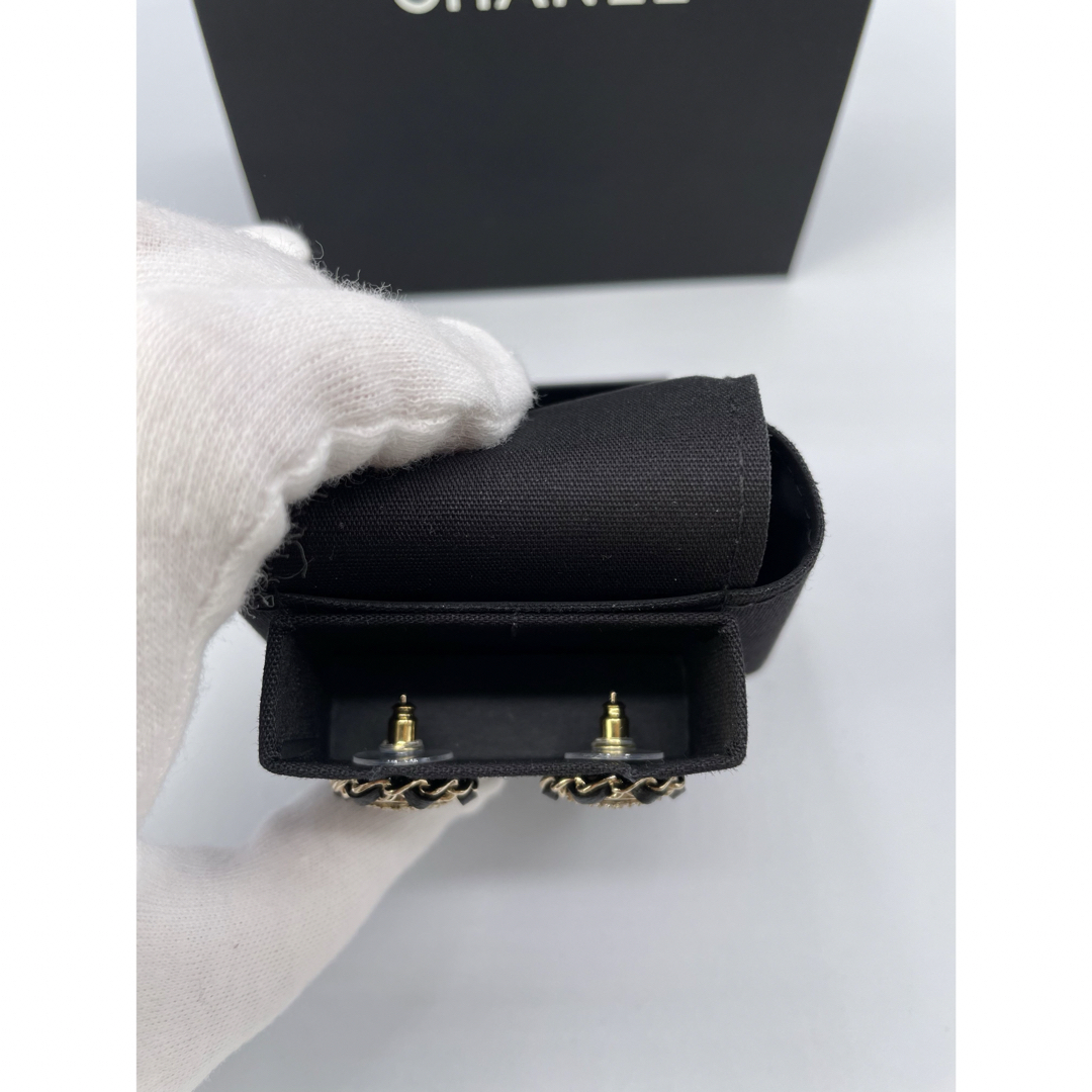 CHANEL(シャネル)の新作　新品　CHANEL シャネル　ピアス　ゴールド レディースのアクセサリー(ピアス)の商品写真