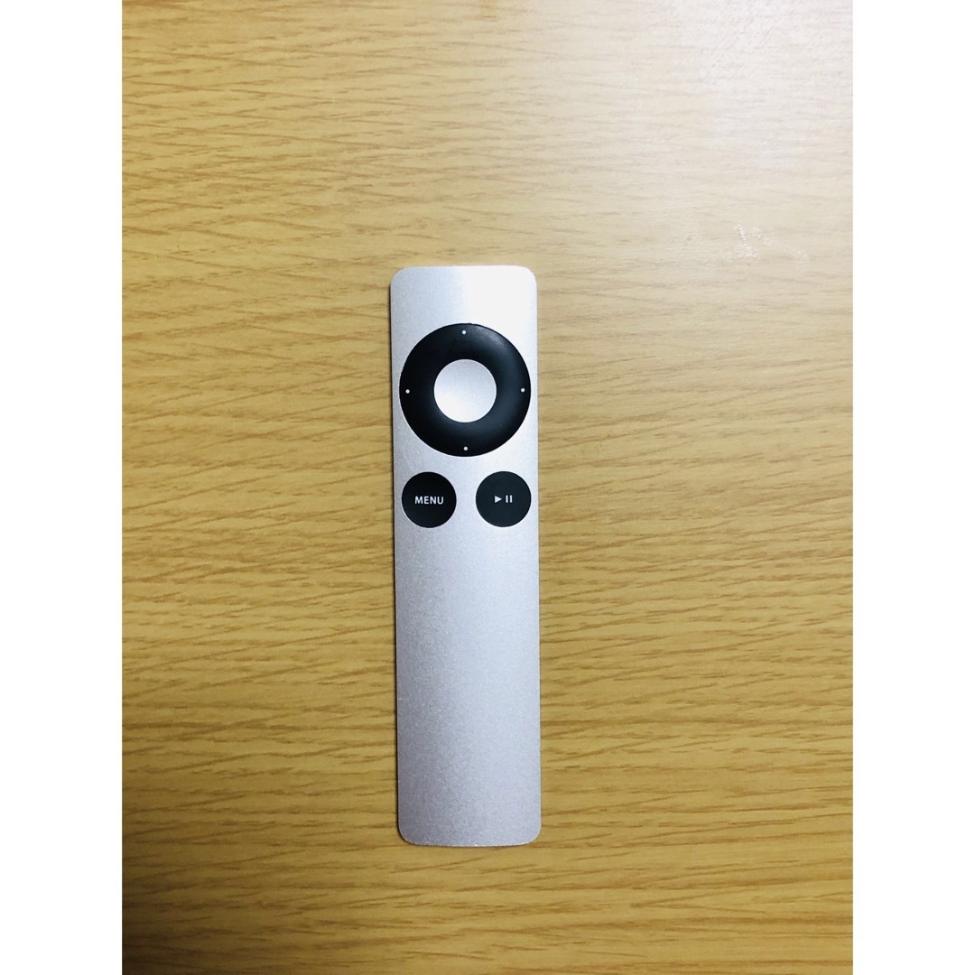 Apple(アップル)の美品【ジャンク】Apple remote Apple TVリモコン スマホ/家電/カメラのPC/タブレット(PC周辺機器)の商品写真