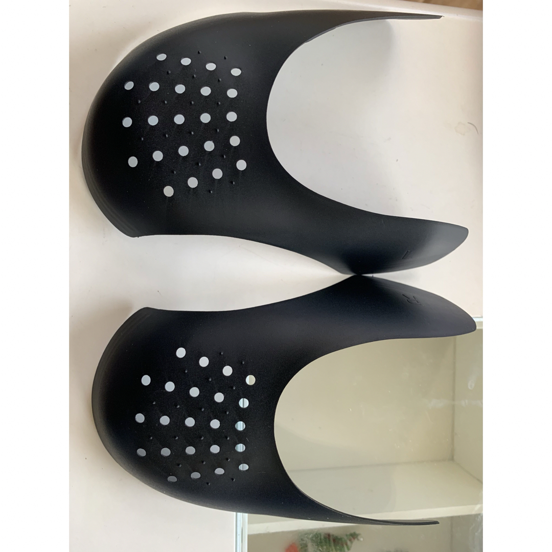 スニーカー シワ防止　プロテクター エアジョーダン1 エアフォース dunk黒 メンズの靴/シューズ(スニーカー)の商品写真