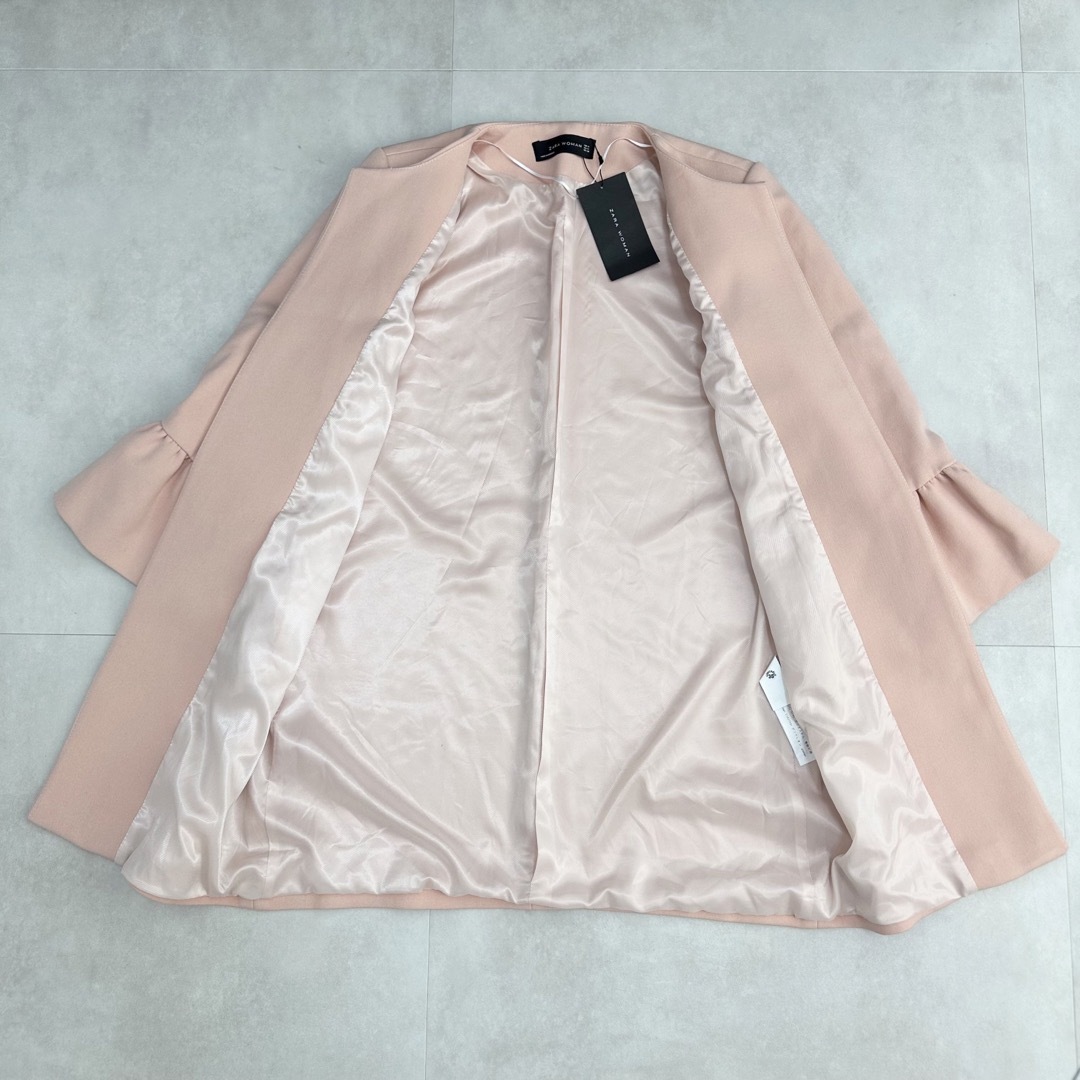 ZARA(ザラ)の【ZARA】ザラ M コート フリル袖 ノーカラー ピンク レディースのジャケット/アウター(ロングコート)の商品写真