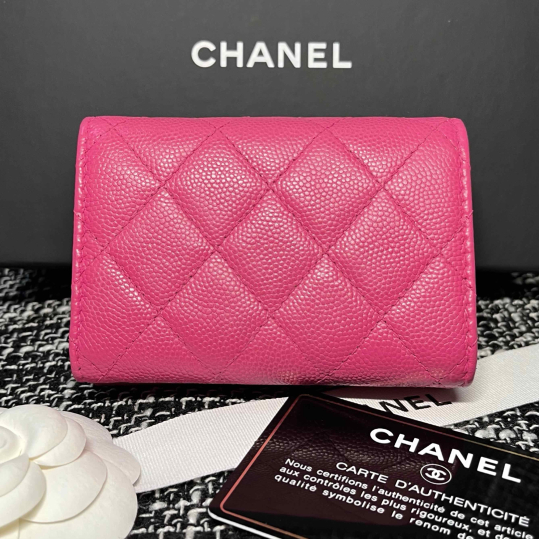 CHANEL(シャネル)のCHANEL マトラッセ　キャビアスキン  ミニウォレット　ピンク レディースのファッション小物(財布)の商品写真
