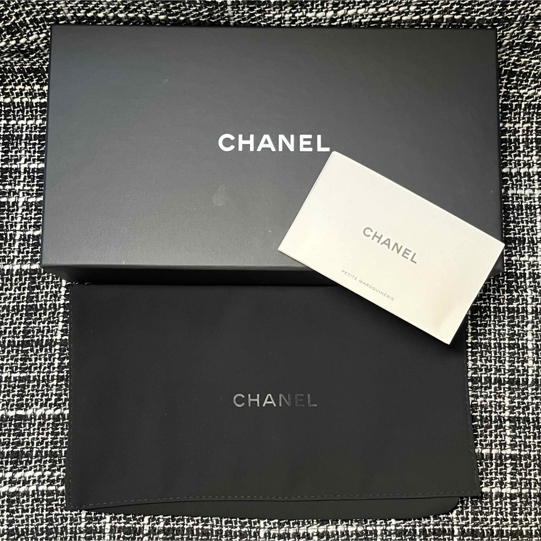 CHANEL - CHANEL ⭐︎31番台 シャネル19 ディズヌフ 長財布 CHANEL - CHANEL ⭐︎31番台 シャネル19 ディズヌフ 長財布