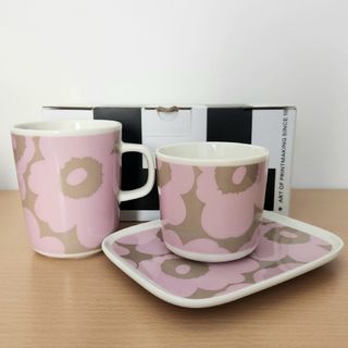 マリメッコ(marimekko)のマリメッコ★日本限定★ウニッコ ピンク×ベージュ マグカップ プレート ラテマグ(食器)