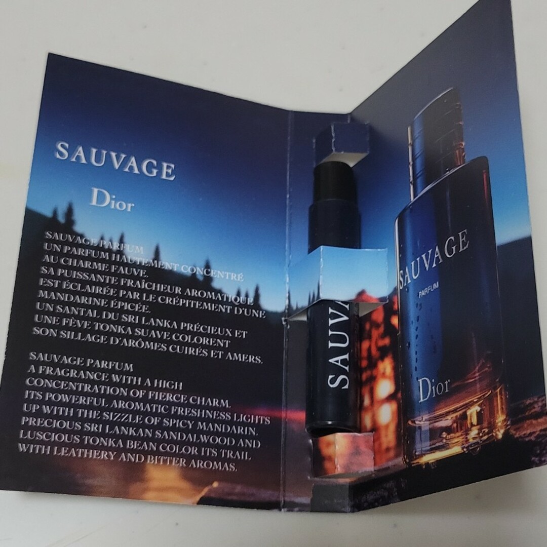 Dior(ディオール)のCHRISTIAN DIOR SAUVAGE PARFUM 1ml コスメ/美容の香水(その他)の商品写真