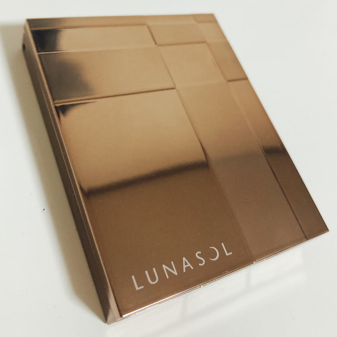 LUNASOL(ルナソル)のルナソル　スキンモデリングアイズ　01 コスメ/美容のベースメイク/化粧品(アイシャドウ)の商品写真